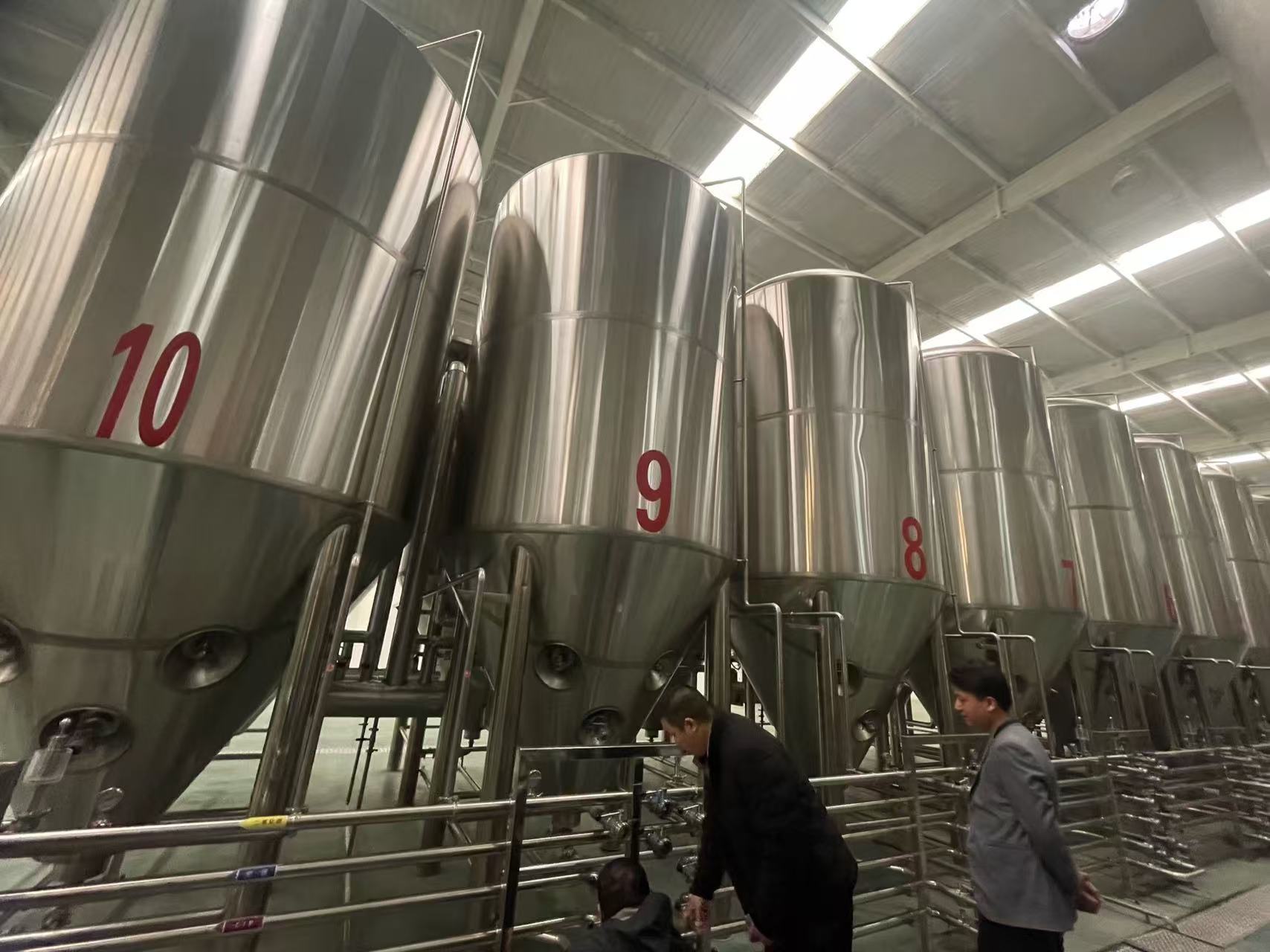 瓜州精酿啤酒设备厂—平面布置、设备设计、制造、调试、培训等一条龙服务